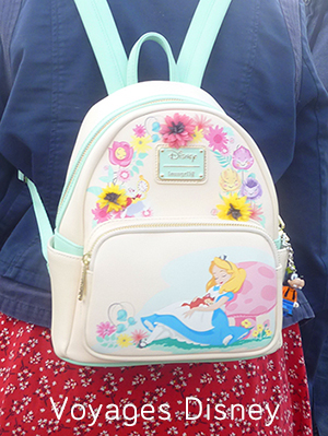 sac à dos Loungefly Alice aux pays des merveilles, Alice in Wonderland loungefly bag