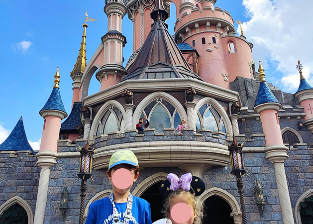 Disneyland Paris, château/castle, avec enfants